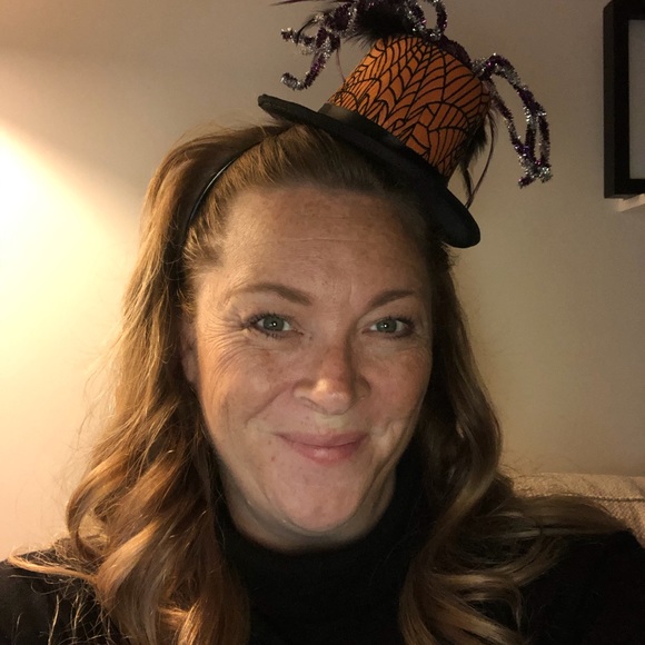 Meet your Posher, Mel - Picture 1 of 1